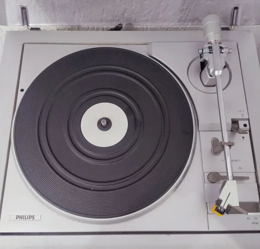 Toca discos Phillips automático 
