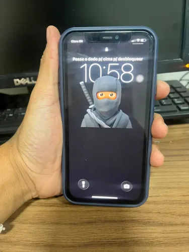 Vendo iPhone 11 , 64 GB Bateria original 67% a saúde da bateria!!