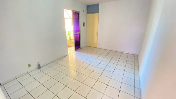 Apartamento 2 quartos, 1 vaga, portaria 24 horas, 1 lance de escadas, nascente, Setor Negr