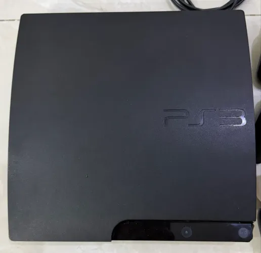PS3 Slim 320gb com 2 controles e Jogos 