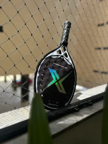 Raquete de Beach Tennis Flyper Gladiador Carbono 3K