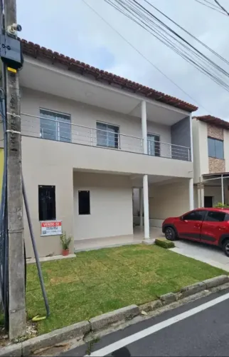 VENDO CASA EM CONDOMÍNIO FECHADO EM ANANINDEUA, ÓTIMA LOCALIZAÇÃO, AMPLA E RECÉM REFORMADA