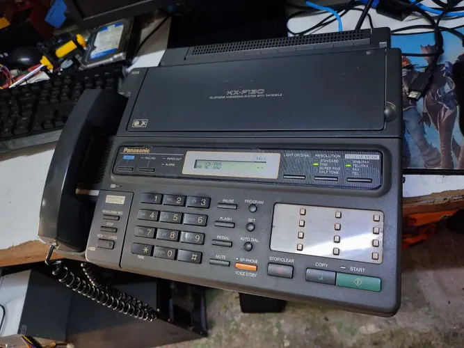 Fone fax (no estado) item de museu