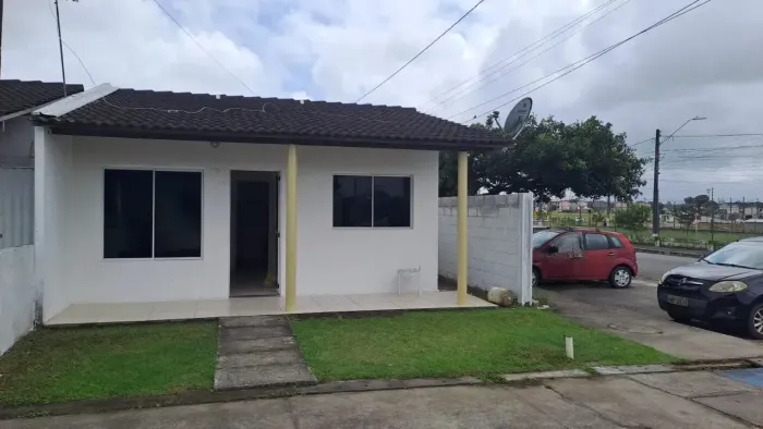 VENDO CASA EM CONDOMINIO FECHADO NASCENTE