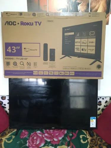 Tv 43 polegadas Philips smart com defeito!+1 caixa de brinde .