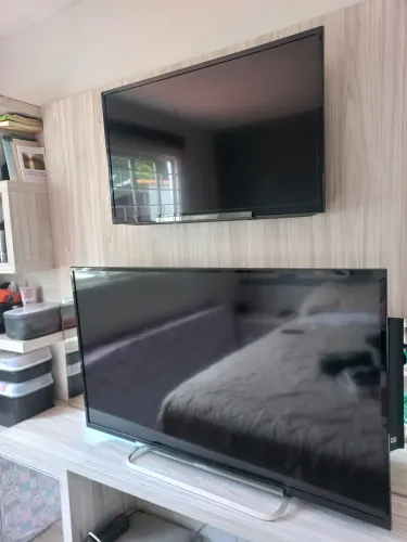 2 televisões Sony para etirada de peças!