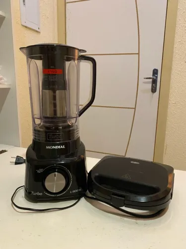 Liquidificador e sanduicheira