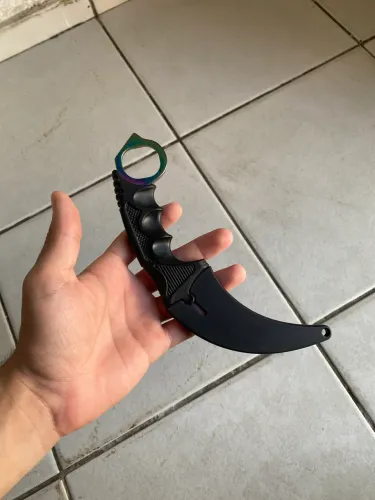 Faca tática Karambit