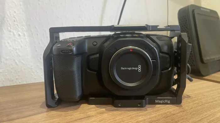 Blackmagic Pocket 4K com Lente Lumix