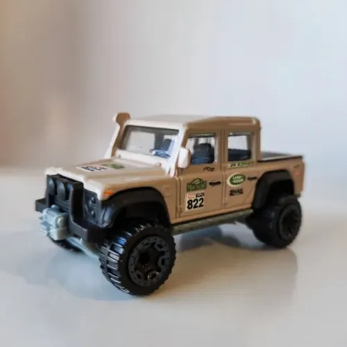 Hot Wheels - '15 Land Rover Defender Double Cab