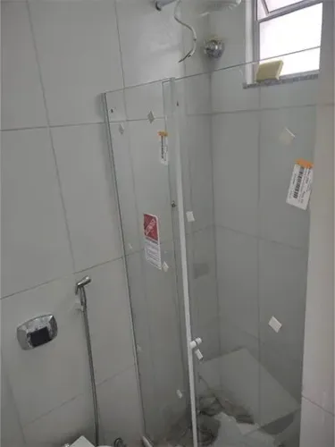 box e espelhos e manutenção em geral .