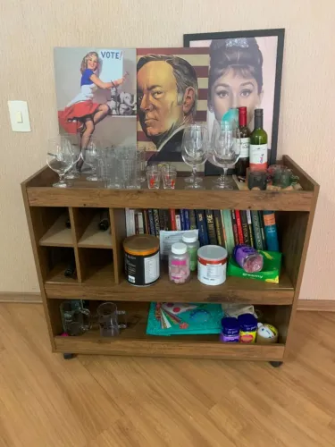 Barzinho Adega com Nichos para Vinho | Estilo Rústico Industrial