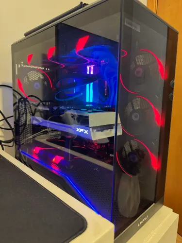 PC GAMER: R7 9800x3d, RX 9070 XT, 32GB DDR5, SSD 1TB, X870