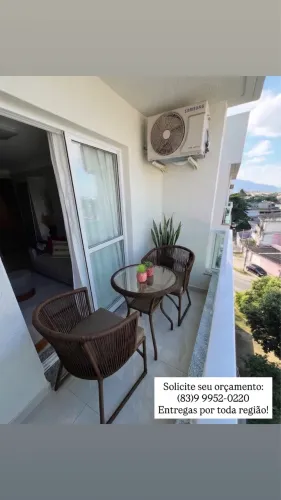 Duas cadeiras e centro / cadeiras para varanda / móveis para varanda 