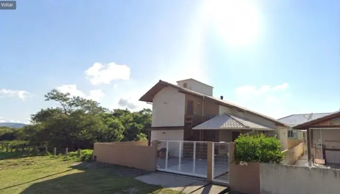 Casa de 2 dormitórios à venda no Ribeirão da Ilha