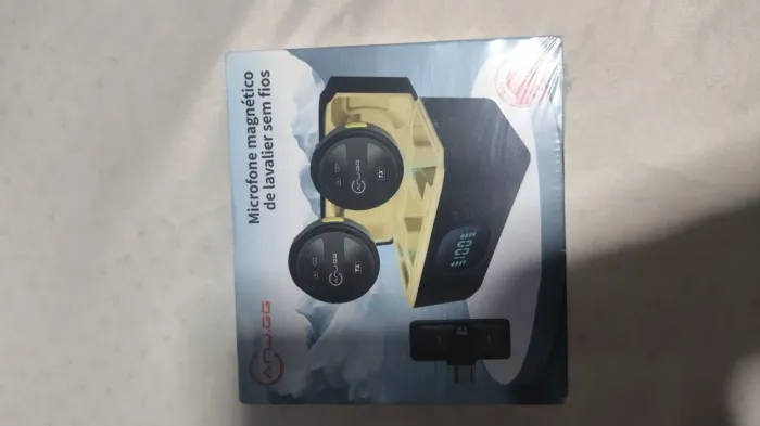 Microfone de Lapela Sem Fio Magnético ANJ.GG Duplo com Case (Para Celular/Vídeos)