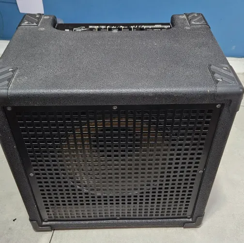 Cubo Amplificador Para Contrabaixo Voxstorm Cube Bass 125 - 75W RMS (Perfeito Estado)