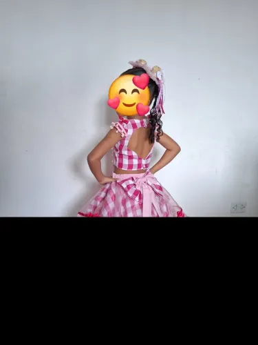 Vendo vestido caipira usado 2/3 vezes no máximo, mandado fazer sobre medida.