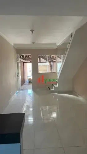 Casa geminada com 2 quartos, 1 vaga e 60m² à venda no Liberdade, Santa Luzia/MG