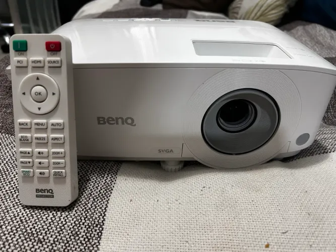 Projetor Benq MS550 - AC Trocas (Samsung linha S - IPhone 14 Pro e similares ou PC Gamer)