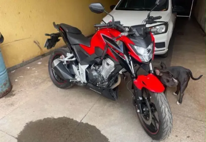 Vendo moto Honda CB