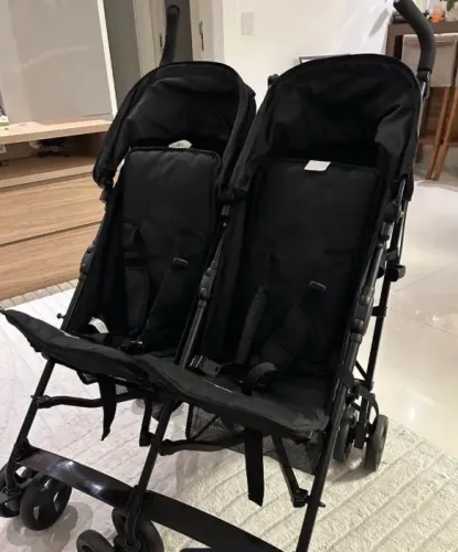 Carrinho de bebê duplo para gêmeos