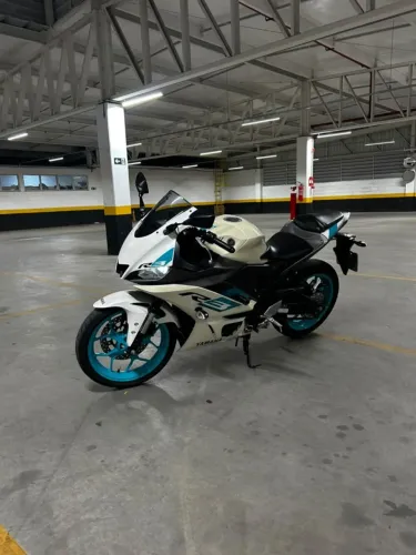 Yamaha YZF R-3 321 2024