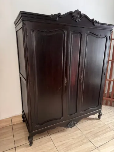 Guarda Roupas de madeira
