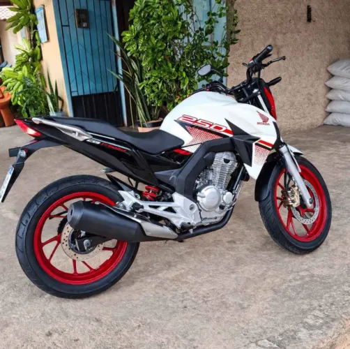 Honda CB 2022