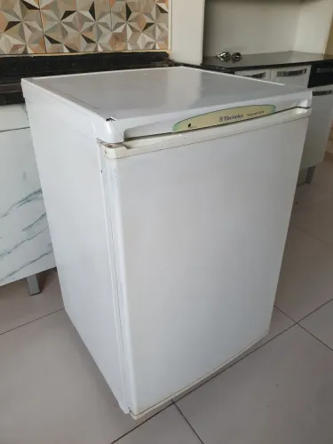 Frigobar electrolux 120 litros