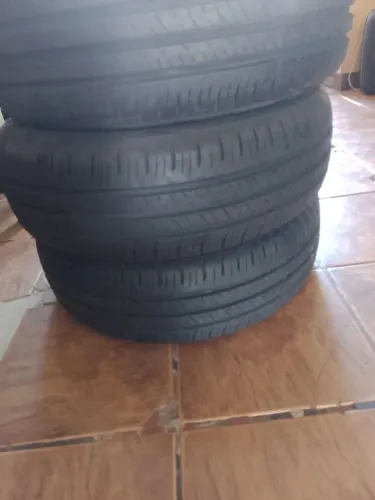 4 pneus Dunlop 175 65 14 novos