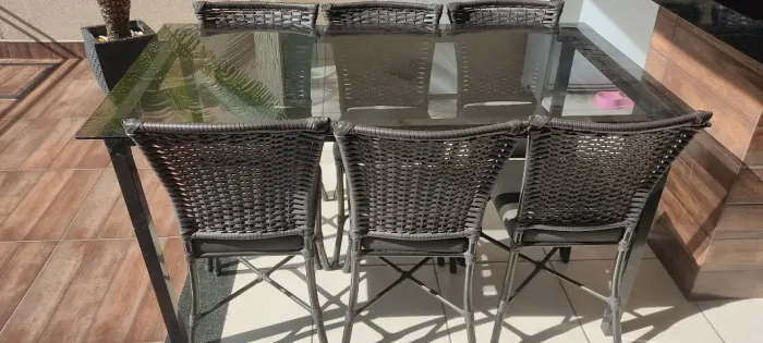 Mesa de jantar com 6 cadeiras