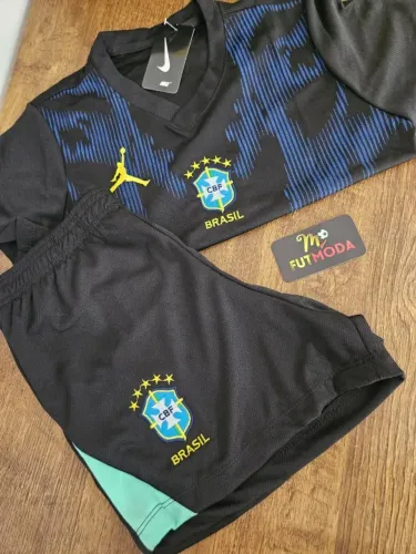 Conjunto Brasil Jordan feminino 2026