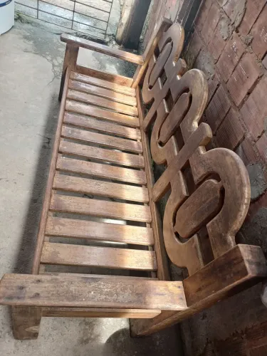 Sofá madeira de gravata 1,90m por 73cm $499
