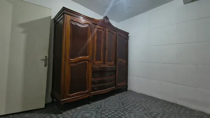 Guarda roupa antigo