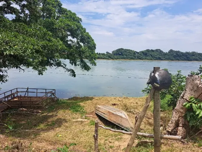 Rancho-  para pescaria na Beira do rio sao Francisco, em Tres Maria?MG