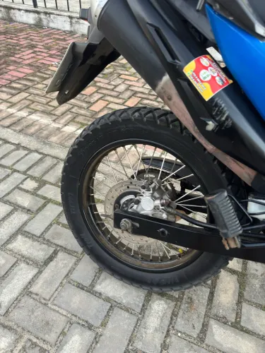 Vendo bros,ano 2019,ipva 26 pago já,só pegar e andar?