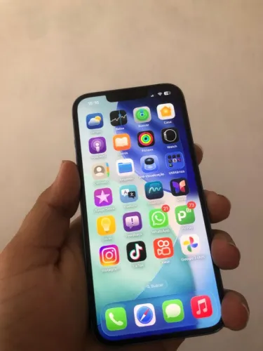 iPhone 13 2000$