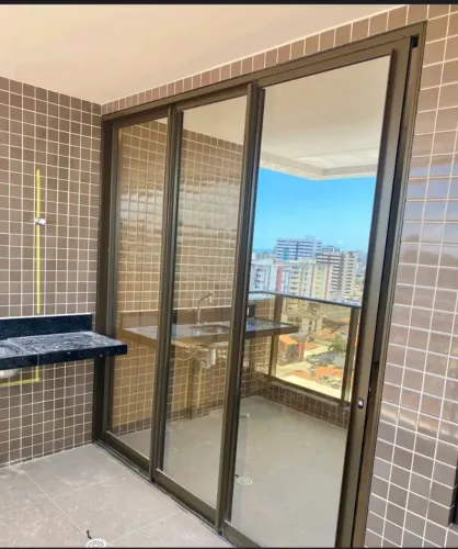 VENDO Porta de correr tripla, de alumínio bronze e vidro reflecta