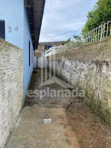 ALUGUE SEM FIADOR! Casa com 45m² de área útil, 01 dormitório, sala, cozinha, banheiro, áre