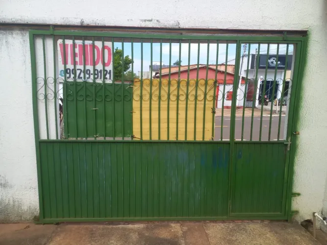 Vendo portão de ferro