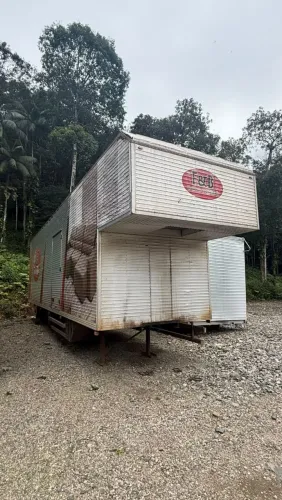 Baú 10.40 x 2.50 x 3.00 - 84 metros Cubicos