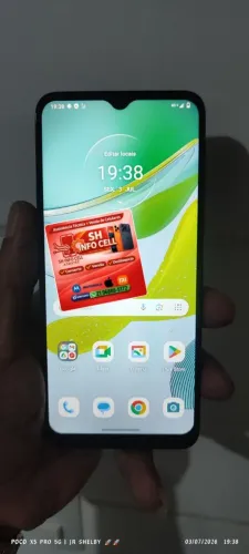 Celular Moto E13