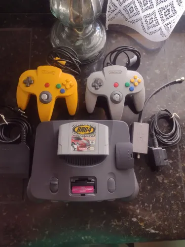 Nintendo 64 completo + cartucho Ridge Racer 64 + 2 controles 