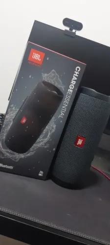 Vendo Caixa de Som JBL Charge Essential