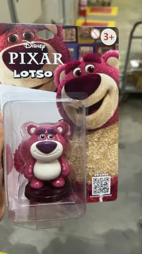 Boneco toy Store