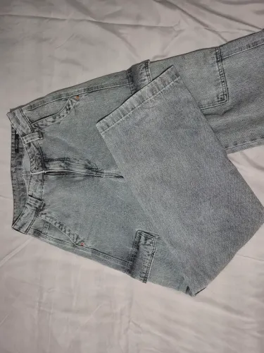 Calça jeans cargo cinza