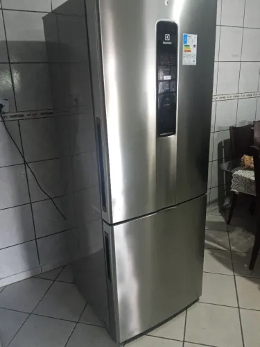 Geladeira Eletrolux  490 litros .