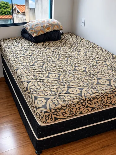 Cama