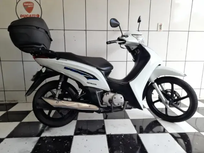 Honda Biz 125 EX flex km50.000 revisada com garantia